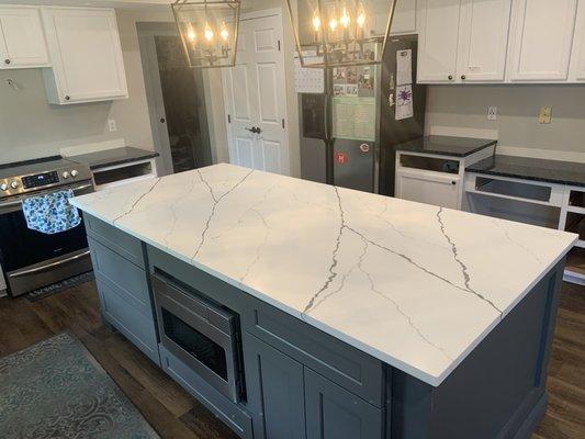 Kitchen Countertop with Granite and Quartz