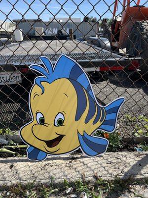 Flounder foam board cutting.