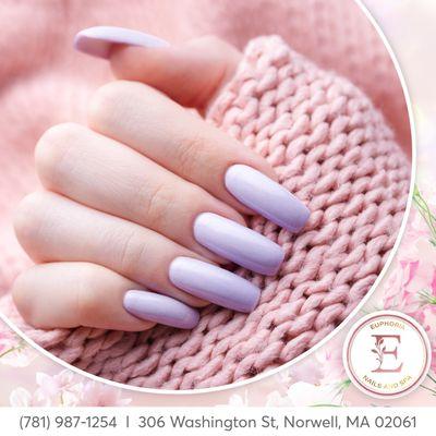 With a soft shade of purple, these nails bring a gentle yet luxurious touch