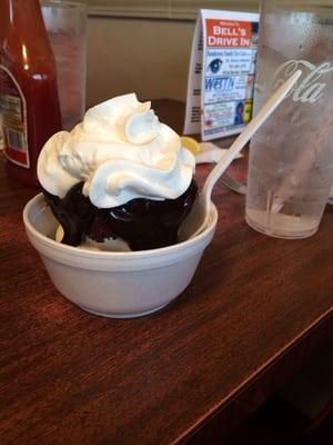 Hot fudge cake