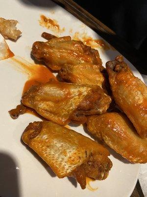 Uncooked chicken wings