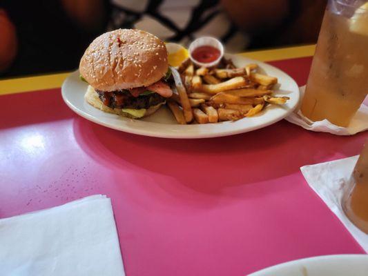 Sirachia burger with fries