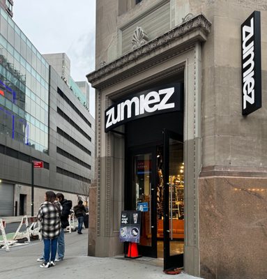 Zumiez