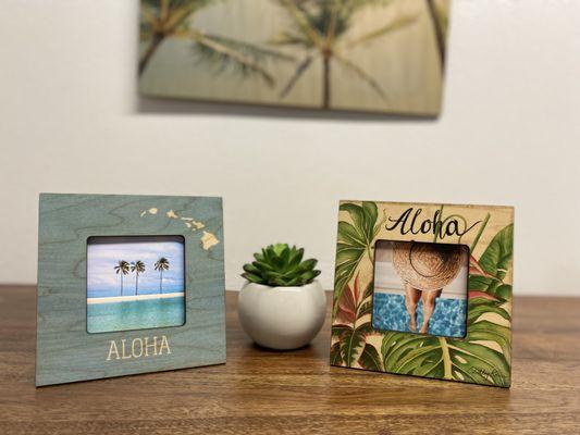 Capture your favorite vacation memories with island-inspired mini picture frames. Made in Hawaii, made with aloha!