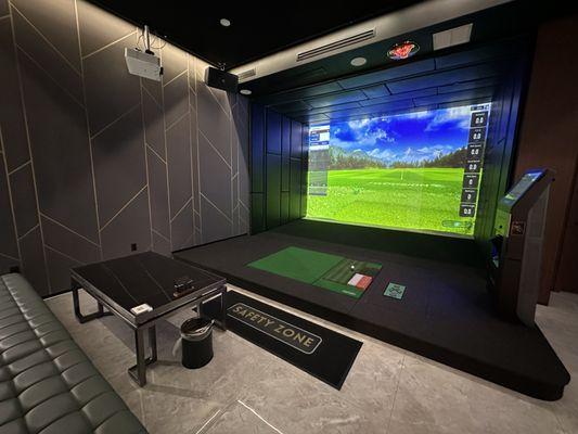 private golf simulator room, indoor golf driving range