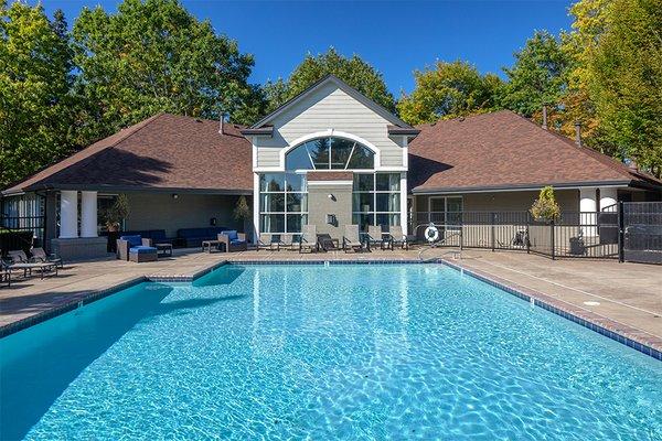 Large pool and pool deck for seasonal sunbathing