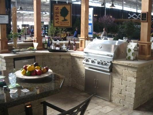 Outdoor Kitchen by Aspen Outdoor Design...cooking power provided by IGW