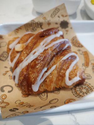 Guava croissant