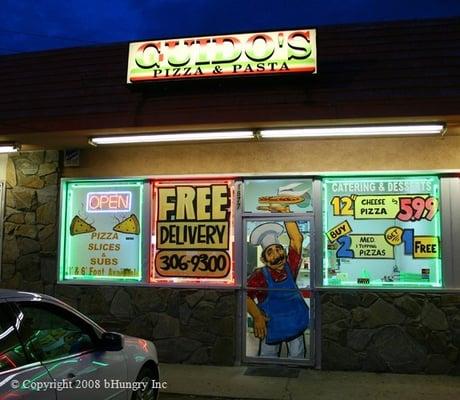 Guido's at night