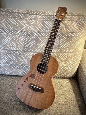 Islander MT-4 ukulele.