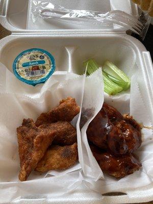 Boneless wings with Cajun and honey bbq flavors