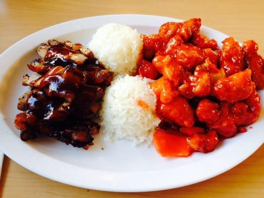 Super fresh teriyaki chicken & sweet/sour chicken combo. Generous portions.