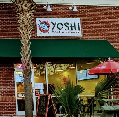 Yoshi Poke & Kitchen