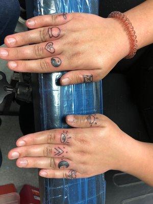 finger tattoos