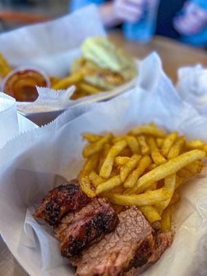 Lunch special! 1/4 lb brisket with a side for $10