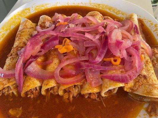 Tacos de cochinita pibill