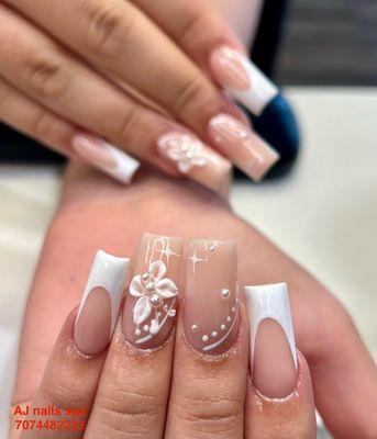 "Transform your nails with a touch of elegance! These 3D butterfly designs bring delicate beauty and charm to your fingertips.