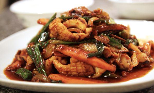 Spicy squid and onions