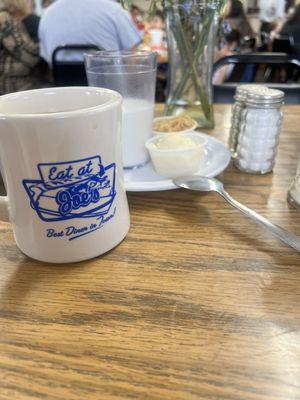 Coffee & the cream of wheat fixings.