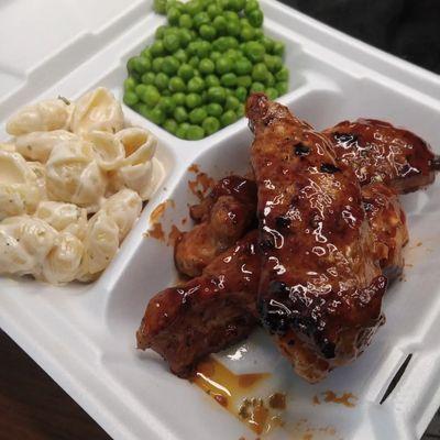 Barbecue country style ribs homemade stove top macaroni and cheese with peas