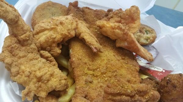 Great seafood dinner!
 Jumbo Shrimps and fresh fried Flounder.