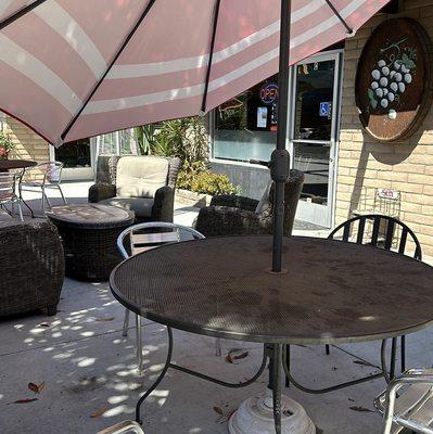 It's a beautiful day in Olde Towne. Come on down for a slice of pizza and enjoy your lunch at PiWhole!

Our Pizza Patio is ready for you.