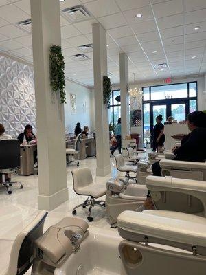 Beautiful salon. Great vibes