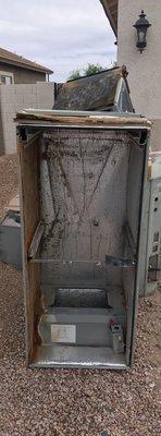 Old Air Handler - Notice the rust EVERYWHERE!!!! (That is rust not dirt)