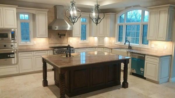 Crema Bordeaux Granite Countertops