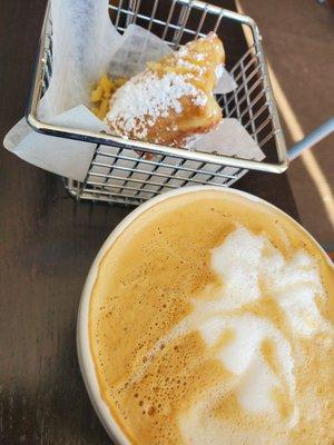 Cappuccino and lemon beignet