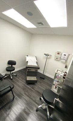 Dr. Speron Plastic Surgery exam room 3