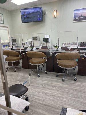 Nail station