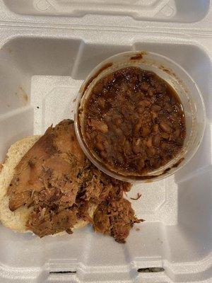 Pulled pork sandwich