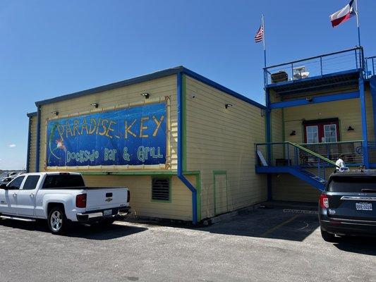 Front entrance for lunch.