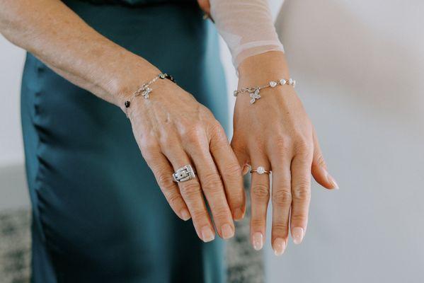 Wedding day nails with mom