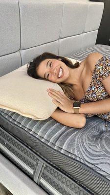 Kate Castillo trying our amazing cbd shoulder cut pillow