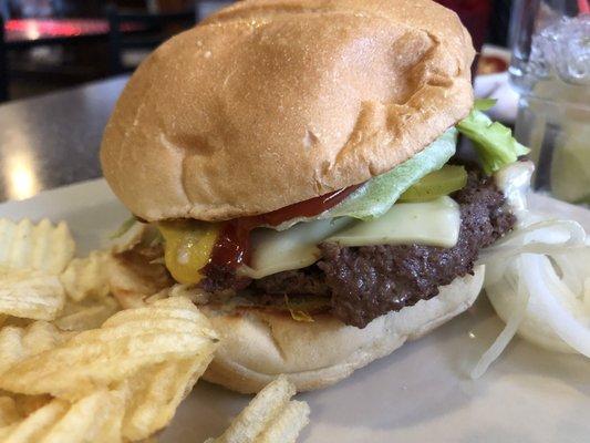 Cheeseburger with pepper jack, California style