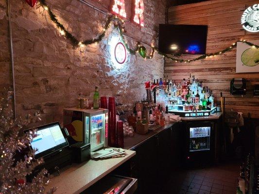 Dis be the Alcove Lounge bar around Christmas.