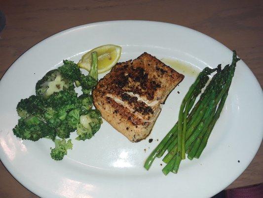 Grilled Atlantic Salmon with broccoli and asparagus