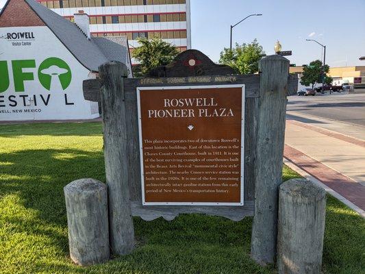 Pioneer Plaza Historical Marker, Roswell