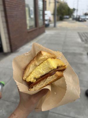 breakfast sandwich