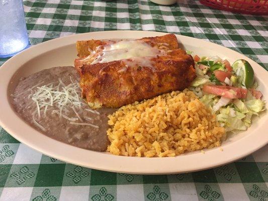 Enchilada plate with carnitas