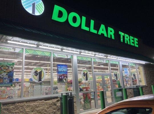 Dollar Tree, Brunswick GA (Perry Lane store) storefront