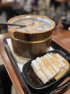 A9+G3. Pork liver congee with mixed sauce rice roll (subbed in since chow mien was out)