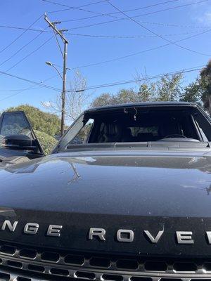 2015 Rang Rover windshield installation