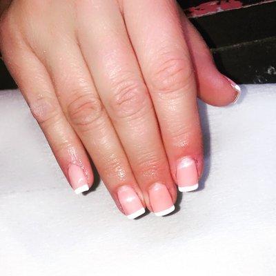 Sweet short French tip overlay.