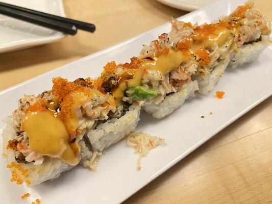 The roll that comes with the omakase had all the nice textures and flavors