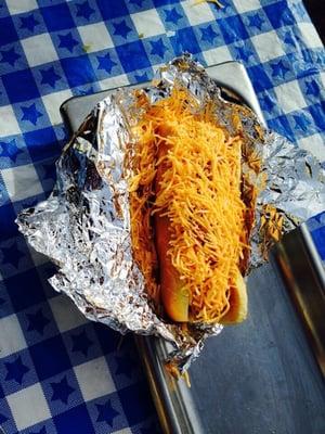 Classic Dirty Curty! Cream Cheese, Chili, Cheese on a 1/4lb ALL BEEF DOG!