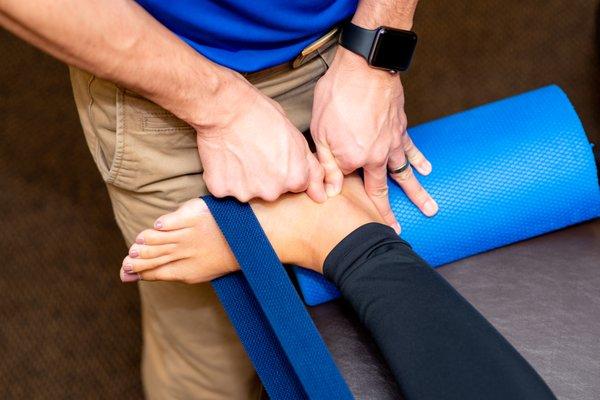 Utilizing hands-on Functional Manual Therapy to promote optimum human performance and movement.