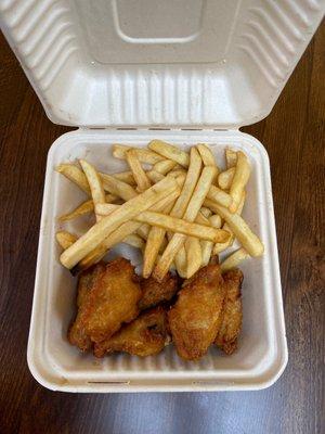 Spicy Wings with fries